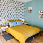 Le Pavillon, Grand Manoir Du Xviie Avec Piscine, Bain Nordique Et Acces Prive A La Charente Villa