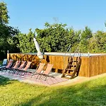 Le Pavillon, Grand Manoir Du Xviie Avec Piscine, Bain Nordique Et Acces Prive A La Charente Villa *