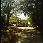 Le Pavillon, Grand Manoir Du Xviie Avec Piscine, Bain Nordique Et Acces Prive A La Charente * Alloué