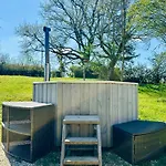 Villa Le Pavillon, Grand Manoir Du Xviie Avec Piscine, Bain Nordique Et Acces Prive A La Charente *