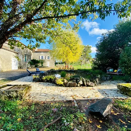 Le Pavillon, Grand Manoir Du Xviie Avec Piscine, Bain Nordique Et Accès Privé à La Charente