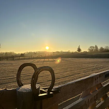 Le Pavillon, Grand Manoir Du Xviie Avec Piscine, Bain Nordique Et Acces Prive A La Charente Villa *