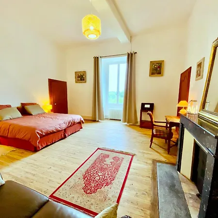 Le Pavillon, Grand Manoir Du Xviie Avec Piscine, Bain Nordique Et Acces Prive A La Charente Villa