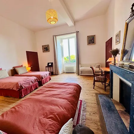 Le Pavillon, Grand Manoir Du Xviie Avec Piscine, Bain Nordique Et Accès Privé à La Charente