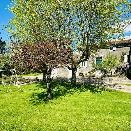 Le Pavillon, Grand Manoir Du Xviie Avec Piscine, Bain Nordique Et Acces Prive A La Charente Villa *
