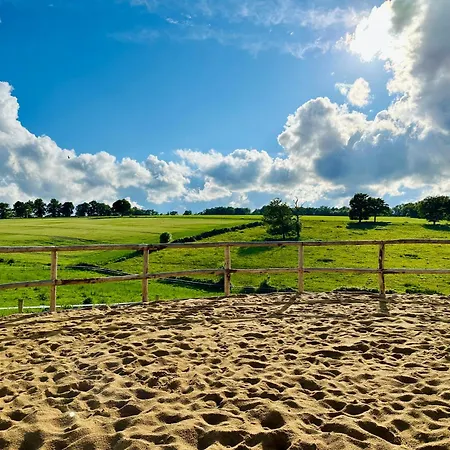 Le Pavillon, Grand Manoir Du Xviie Avec Piscine, Bain Nordique Et Acces Prive A La Charente Villa *