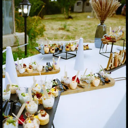 Le Pavillon, Grand Manoir Du Xviie Avec Piscine, Bain Nordique Et Acces Prive A La Charente