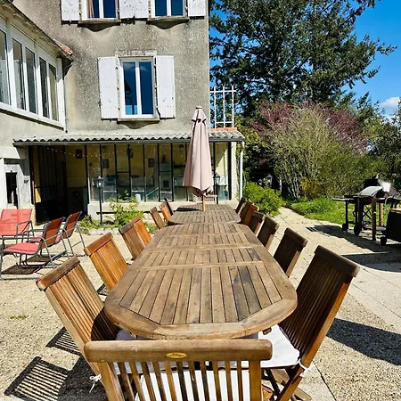 Le Pavillon, Grand Manoir Du Xviie Avec Piscine, Bain Nordique Et Accès Privé à La Charente Villa
