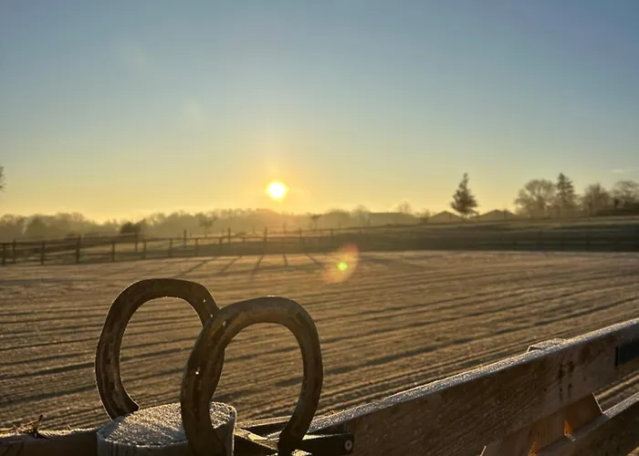 Le Pavillon, Grand Manoir Du Xviie Avec Piscine, Bain Nordique Et Acces Prive A La Charente Villa *