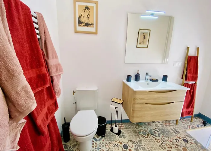 Le Pavillon, Grand Manoir Du Xviie Avec Piscine, Bain Nordique Et Acces Prive A La Charente Villa *