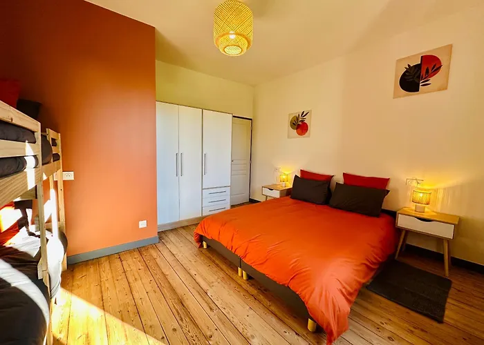 Le Pavillon, Grand Manoir Du Xviie Avec Piscine, Bain Nordique Et Acces Prive A La Charente