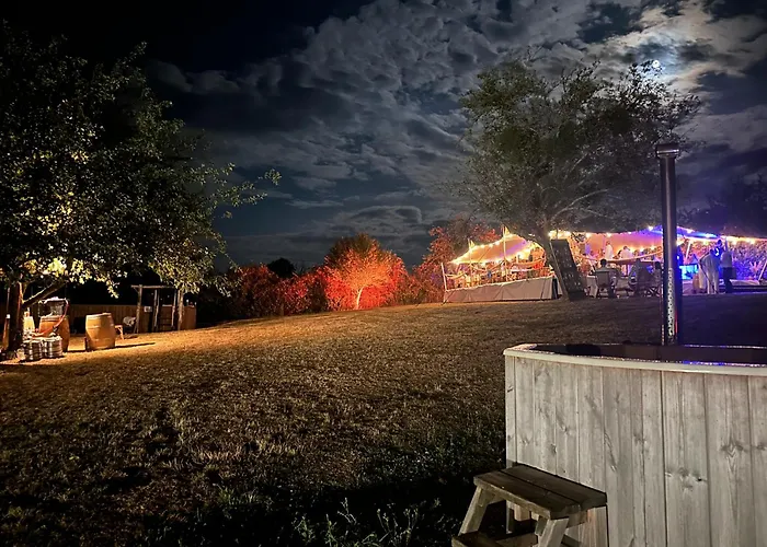 Villa Le Pavillon, Grand Manoir Du Xviie Avec Piscine, Bain Nordique Et Acces Prive A La Charente Alloué