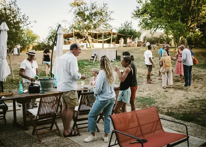 Le Pavillon, Grand Manoir Du Xviie Avec Piscine, Bain Nordique Et Acces Prive A La Charente Alloué